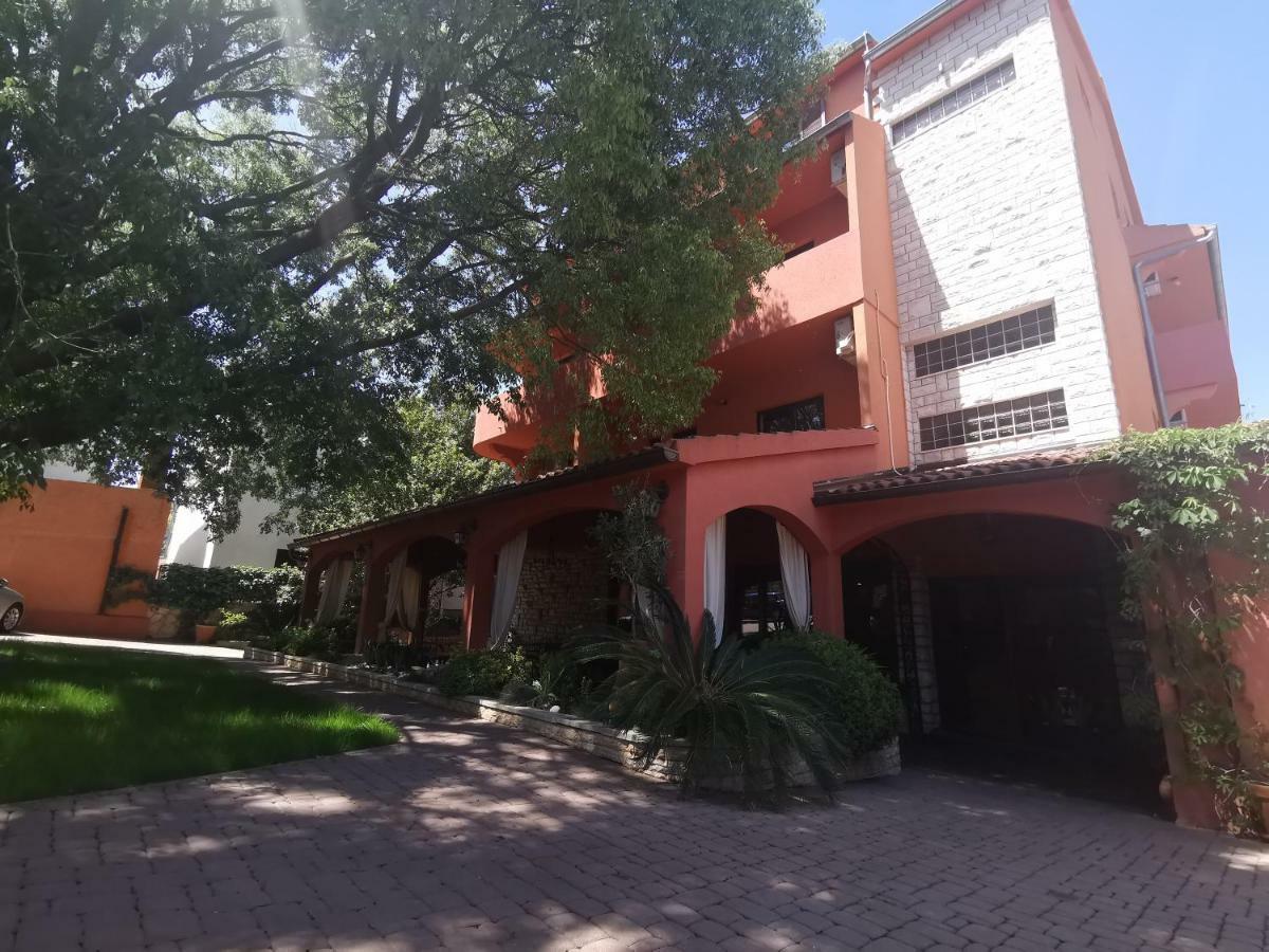 بيوغْغاد نا موغو Villa Maimare المظهر الخارجي الصورة
